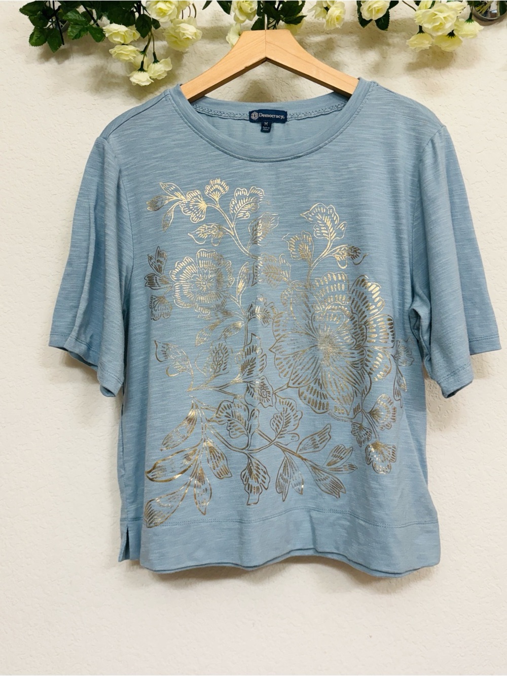 Democracy • Blue Metallic Gold Floral Graphic Top Blouse Size Medium
